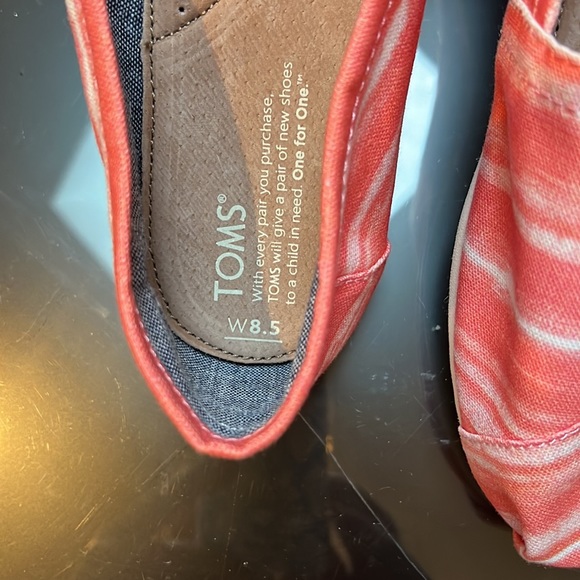 NWT Toms 8.5 - Picture 4 of 5